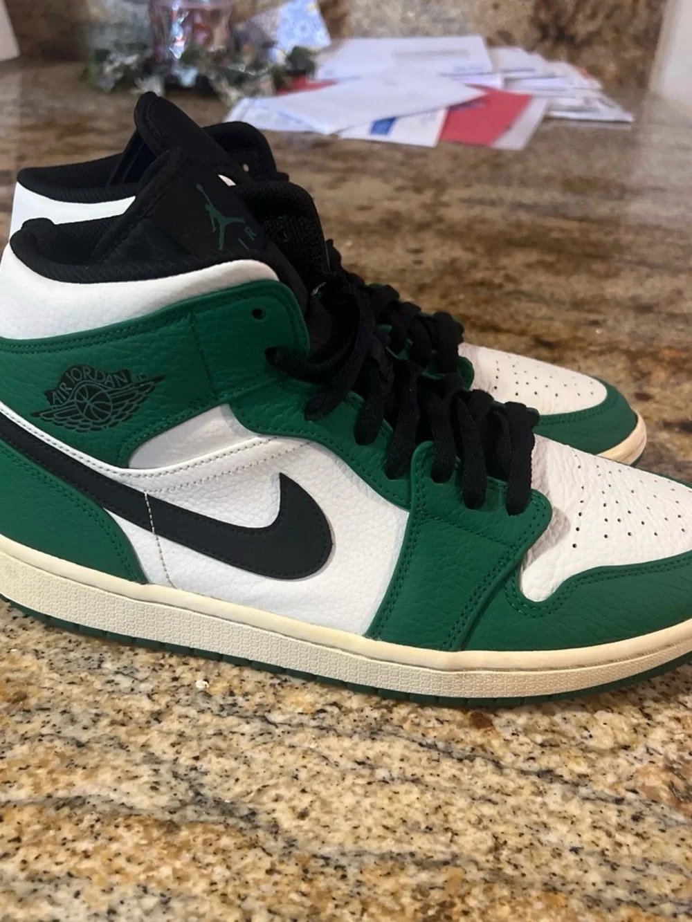 Jordan Air Jordan 1 Mid — Green/White/Black